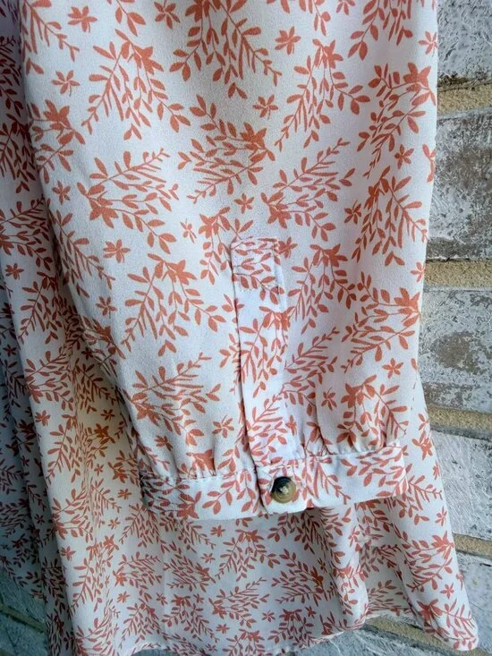 Jachs Girlfriend 3/4 Sleeve Button Up V-Neck Sheer Floral Blouse Women's Size S - Picture 7 of 9